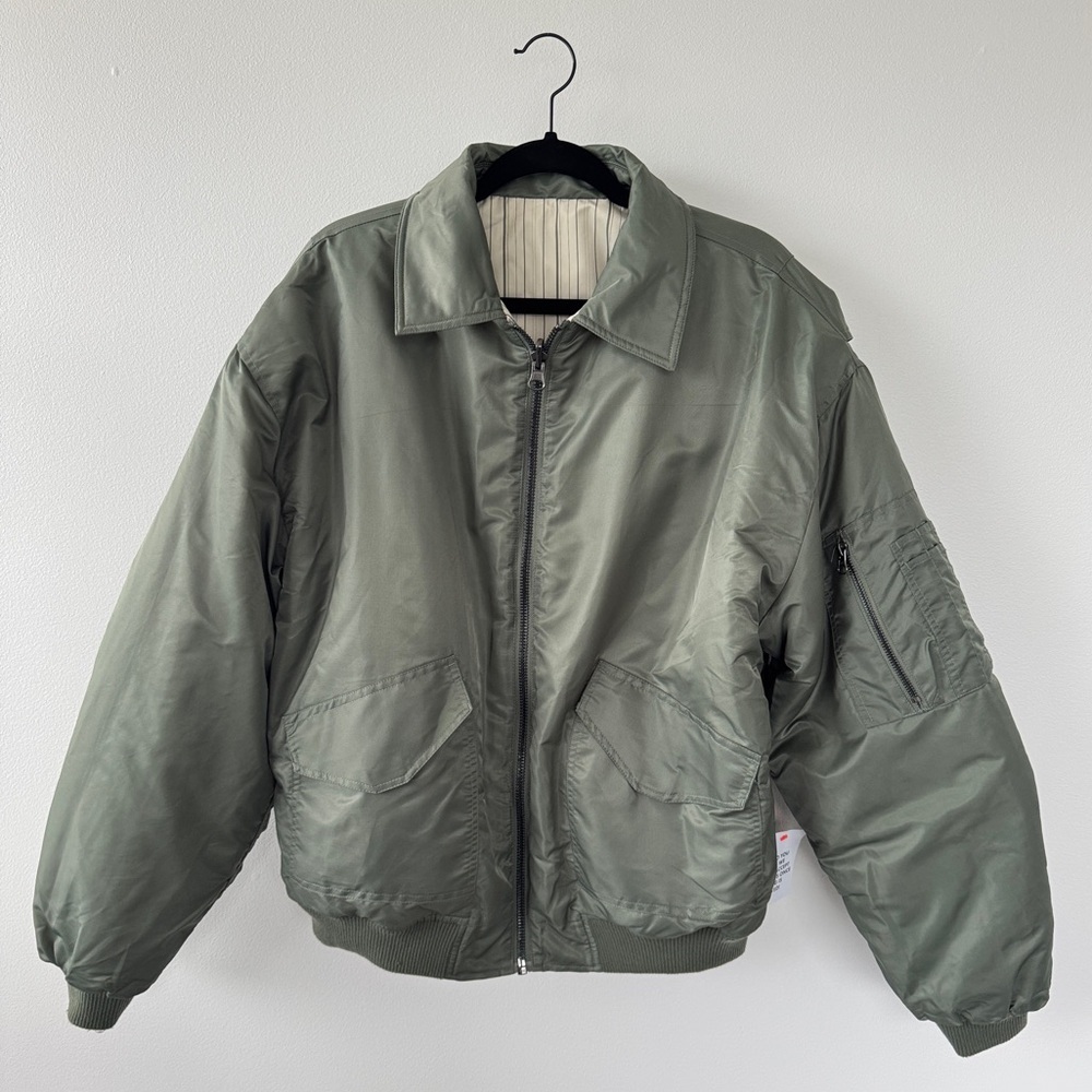 TopShop Reversible Bomber Sage Green NWOT - Picture 9 of 10